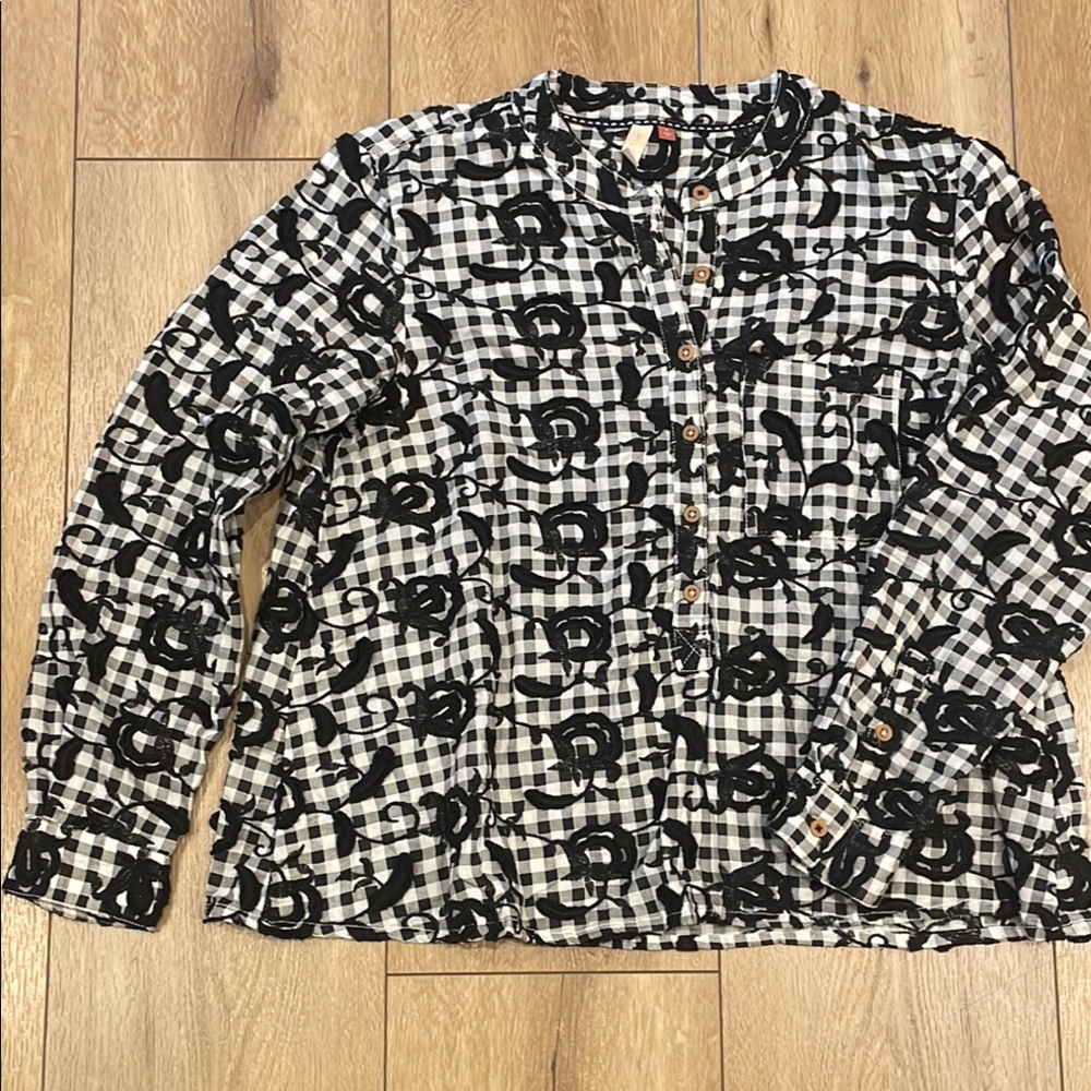 Pilcro Black and White Embroidered Patterned Blouse